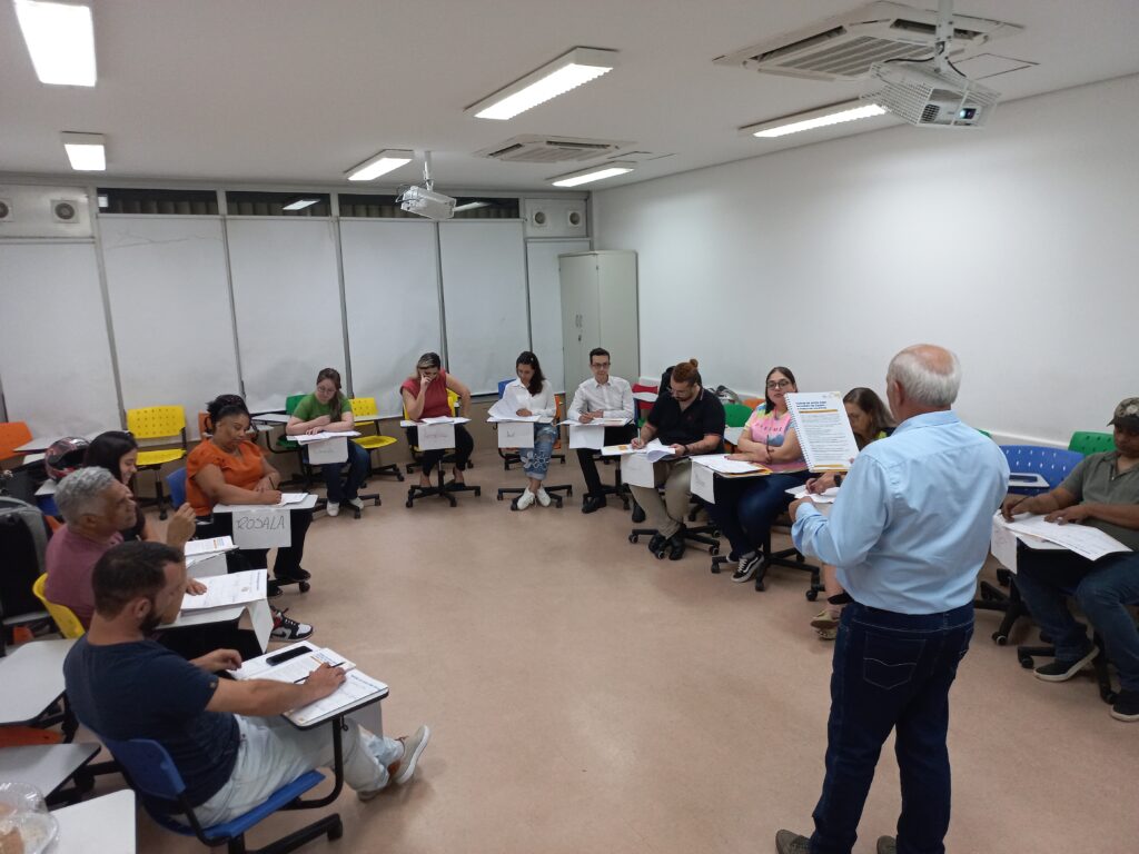 SINHORES subsidia curso do SEBRAE para associados